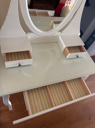 Tocador mesa Hemnes blanco Ikea con espejo ovalado