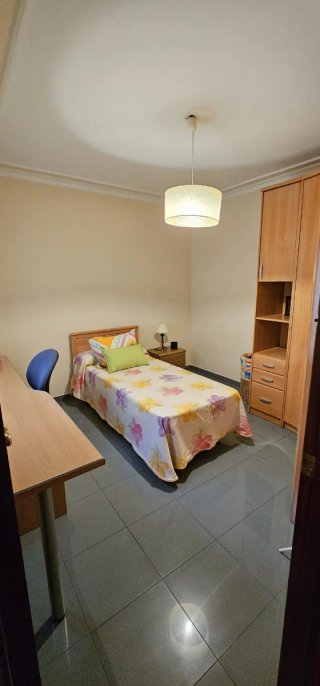Se vende piso de tres dormitorios dos baños cocina