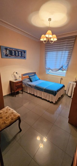Se vende piso de tres dormitorios dos baños cocina
