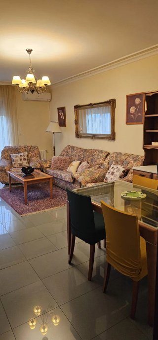 Se vende piso de tres dormitorios dos baños cocina