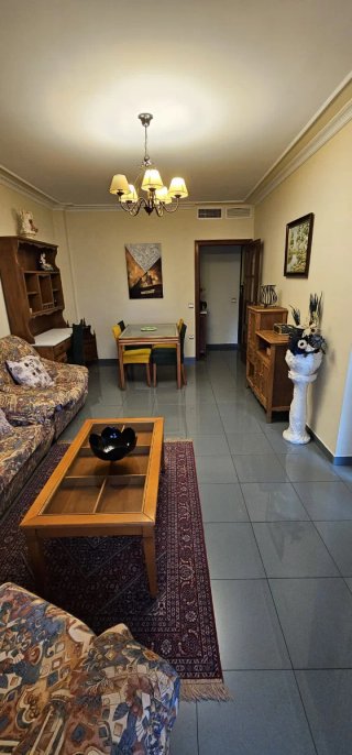 Se vende piso de tres dormitorios dos baños cocina