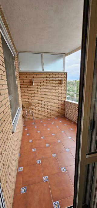 Se vende piso de tres dormitorios dos baños cocina