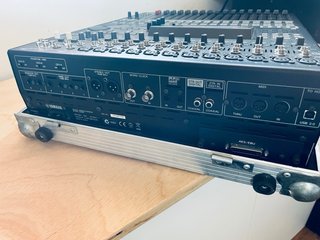 Yamaha 01V96i + Previo AD8-HR + Tarjeta MY8-AE96