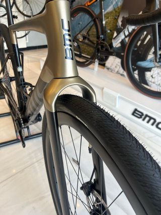 BMC KAUIS THREE 2027 Talla 56