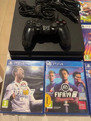 PS4 Slim Nera + Controller + 5 Giochi