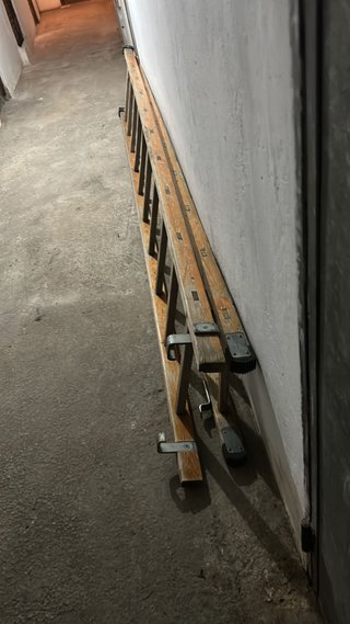Escalera de madera