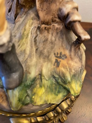 Figura Capodimonte niño con cesta