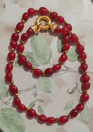 Collar Jade Rojo rubí Irregular Cierre Baño Oro