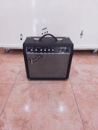 Amplificador Fender Frontman 15G