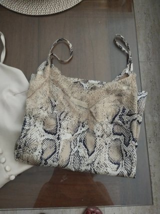 Tops lenceros beige y blanco talla L