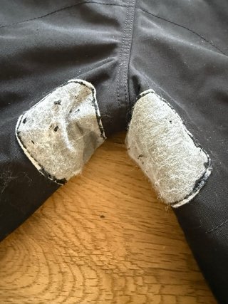 Pantalón de moto con tirantes