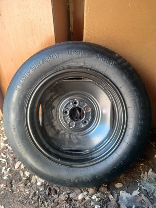 Rueda auxiliar con su funda, nueva completamente.