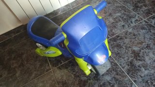 Moto de juguete para bebé azul y verde
