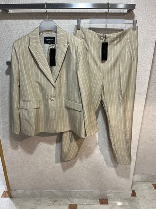 Tailleur donna Amy & Clo beige righe