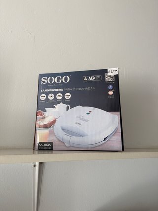 Sandwichera SOGO SS-1845 para 2 rebanadas