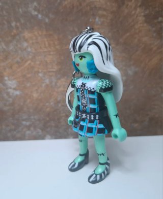 Playmobil llavero monster high