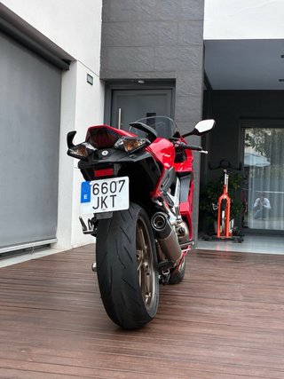 Honda VFR 800 Roja