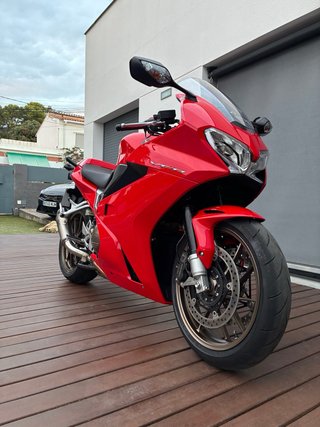 Honda VFR 800 Roja