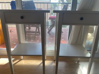 2 Mesitas de noche blancas IKEA Blastasen