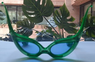 Occhiali da sole verdi con Led – Look Futuristico