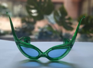 Occhiali da sole verdi con Led – Look Futuristico