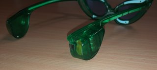 Occhiali da sole verdi con Led – Look Futuristico