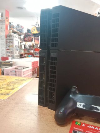 CONSOLA SONY PS4 FAT 1TB 13.52 CON MANDO Y CABLES