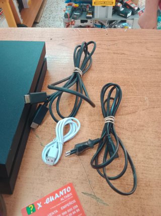 CONSOLA SONY PS4 FAT 1TB 13.52 CON MANDO Y CABLES