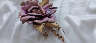 Broche Rosa Couro Feito à Mão