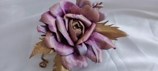 Broche Rosa Couro Feito à Mão