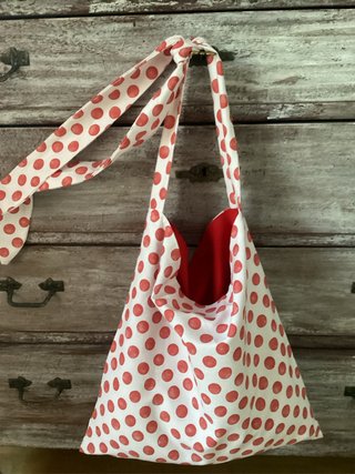 Borsa a tracolla pois bianchi e rossi