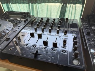 Equipo DJ Pro: 2x Pioneer CDJ2000nx + DJM800