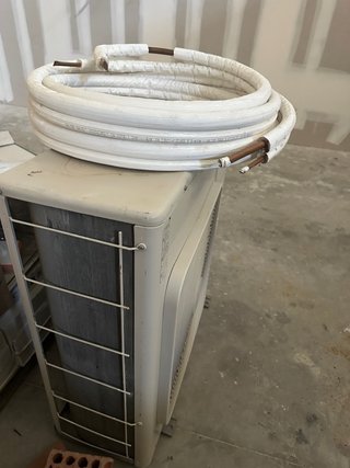 Compresor y máquina de aire acondicionado