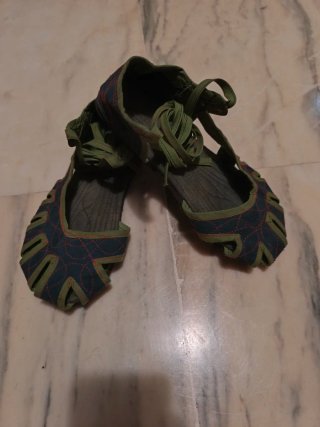 Bailarinas verdes artesanales con bordados