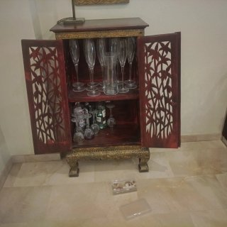 Mueble auxiliar madera y cristal