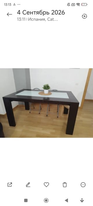 Mesa de comedor moderna madera y cristal