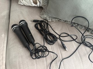 Pareja de micrófonos LIONCAST negros
