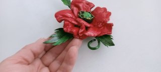 Broche Papoula Vermelha Feito à Mão em Couro
