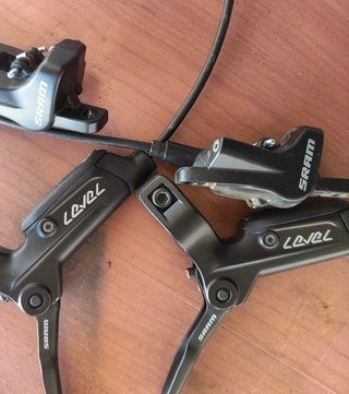 Manetas y pinzas freno SRAM Level