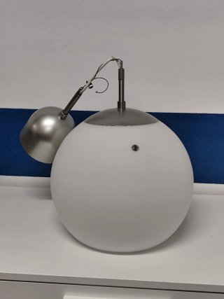 Lámpara de techo bola blanca y plateada