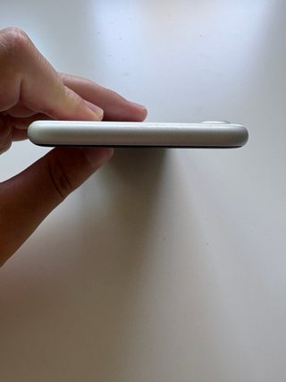 iPhone SE 2020 Bianco 64GB iOS 26.6.1