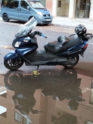 Suzuki Burgman 650cc Maxi Scooter