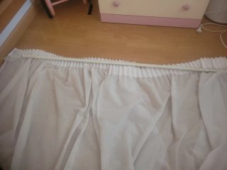 Cortinas blancas con topito rosa bordado