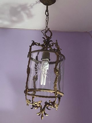 Lámpara colgante de cristal y metal dorado