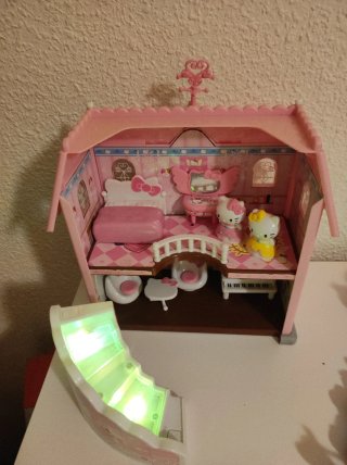 Casita de Hello Kitty rosa