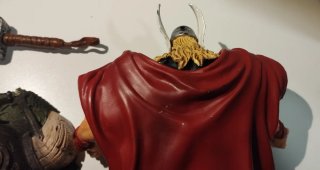 Thor Legends con Mjolnir y base