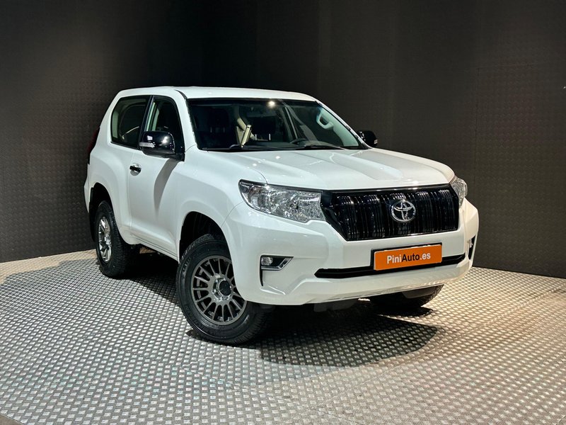 Toyota Land Cruiser 3P 2.8 D-4D GX (2021) 2021, foto 2