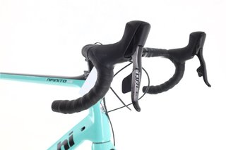 Bicicleta Bianchi Infinito XE AXS 12V t.60 Reacondicionada