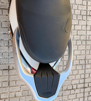 Piaggio Liberty 125 Scooter Beige/Blanco