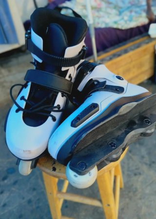 Patines Agresivos Blancos y Negros
